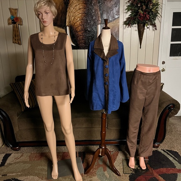 Dianaira • Size 12 • 3 Piece Outfit • Leather • Blazer/Blouse/Pants • Brown/Blue - Picture 2 of 16